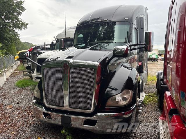 Kenworth T680 Autotractoare