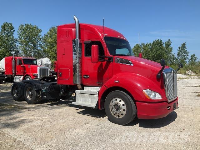 Kenworth T680 Autotractoare