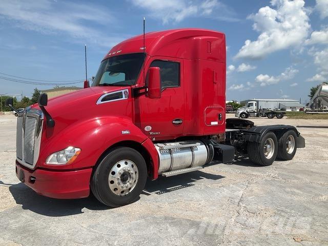 Kenworth T680 Autotractoare