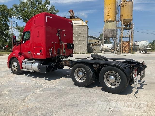 Kenworth T680 Autotractoare