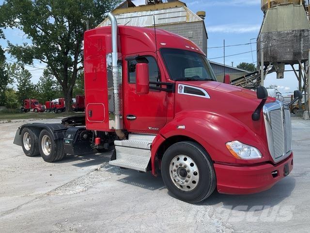 Kenworth T680 Autotractoare