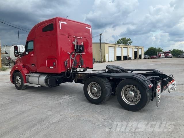 Kenworth T680 Autotractoare