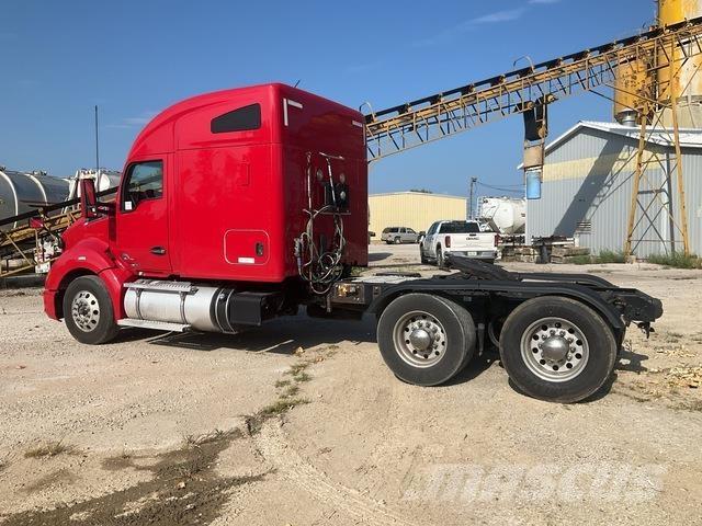 Kenworth T680 Autotractoare