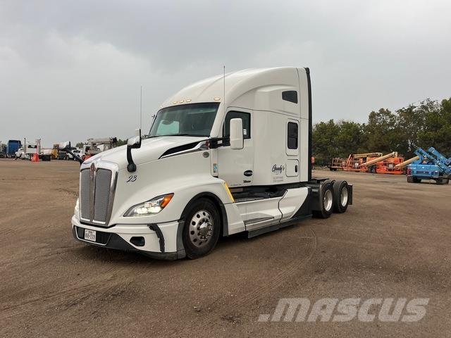 Kenworth T680 Autotractoare
