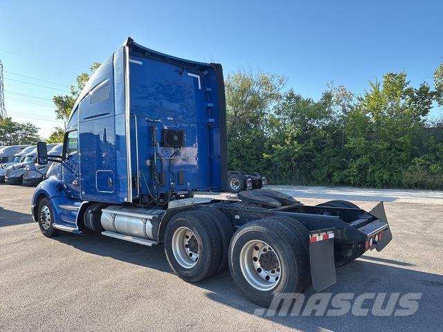 Kenworth T680 Autotractoare