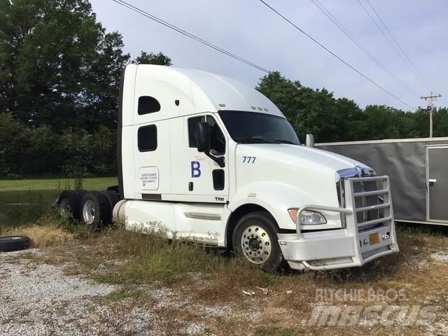 Kenworth T700 Autotractoare