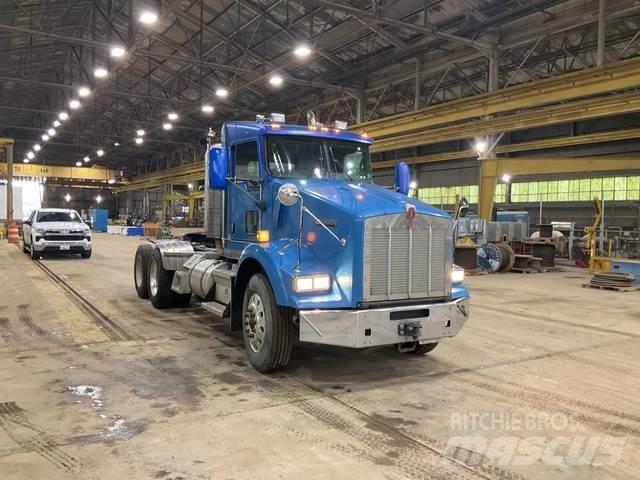 Kenworth T800 Autotractoare