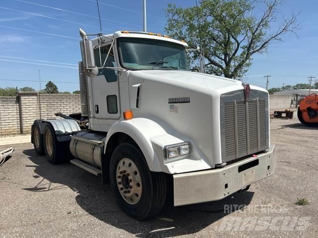 Kenworth T800B Autotractoare