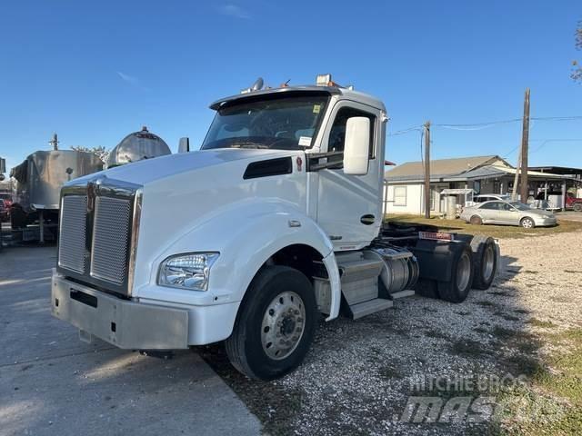 Kenworth T880 Autotractoare