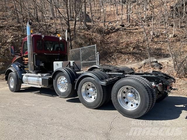 Kenworth T880 Autotractoare