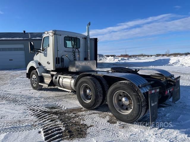 Kenworth T880 Autotractoare