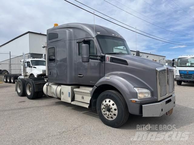 Kenworth T880 Autotractoare