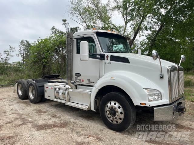 Kenworth T880 Autotractoare