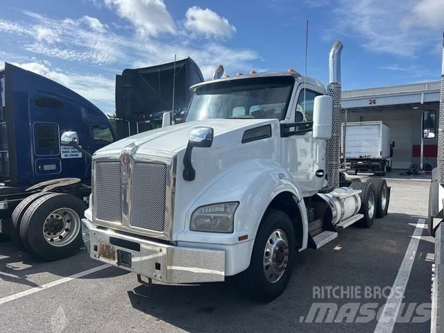 Kenworth T880 Autotractoare