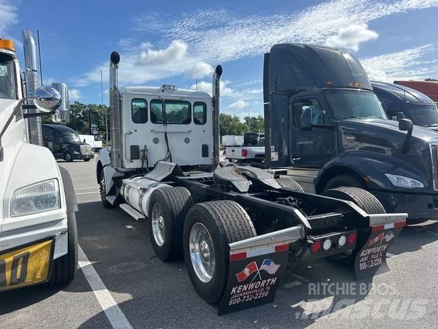Kenworth T880 Autotractoare