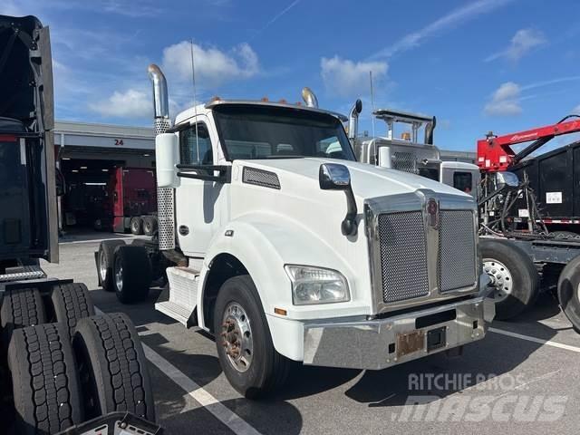 Kenworth T880 Autotractoare