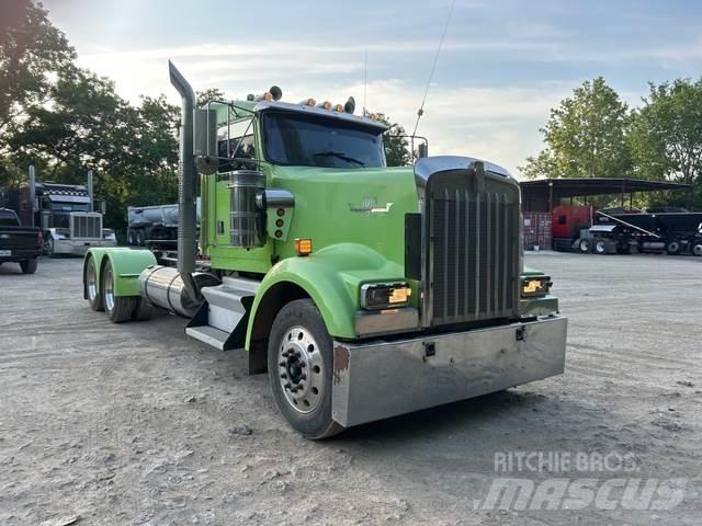 Kenworth W900 Autotractoare