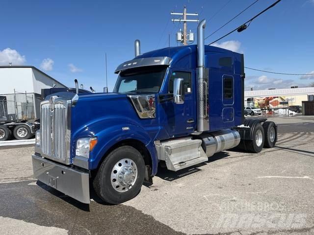 Kenworth W990 Autotractoare