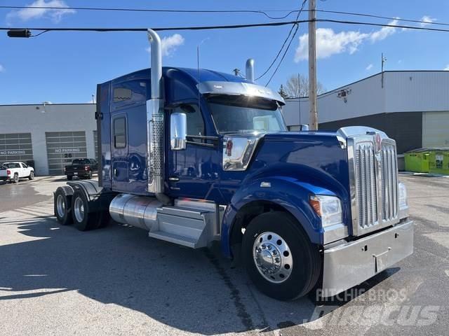 Kenworth W990 Autotractoare