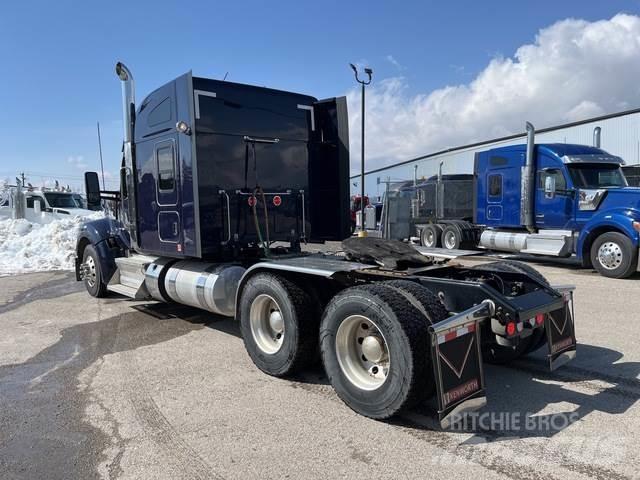 Kenworth W990 Autotractoare
