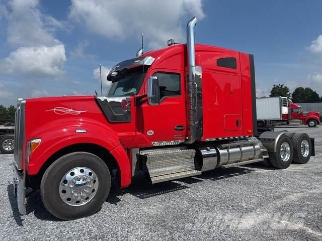 Kenworth W990 Autotractoare