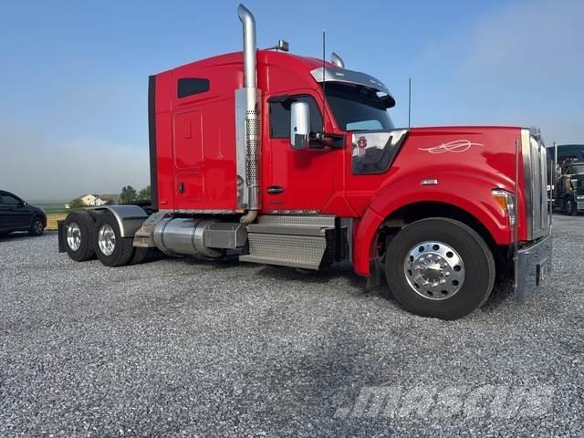 Kenworth W990 Autotractoare