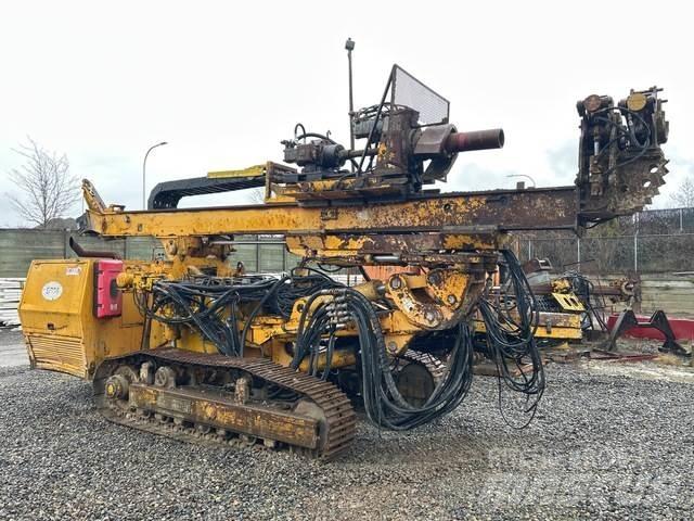 Klemm KR806-4 Alte echipamente de foraj