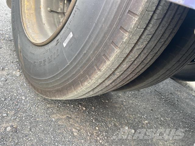  Krueger Remorca cu prelata