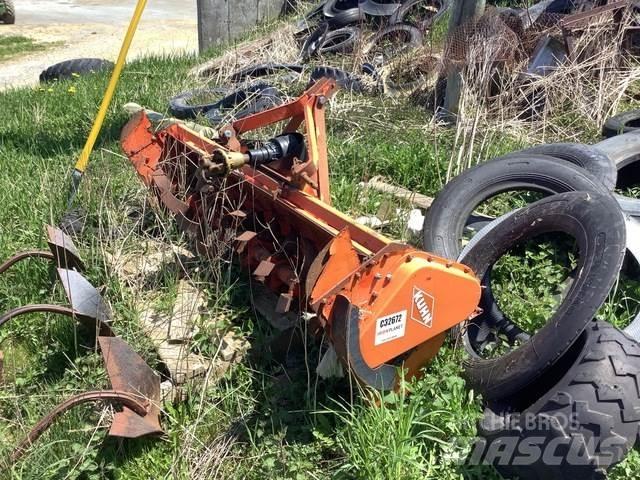 Kuhn  Alte masini si accesorii de cultivat