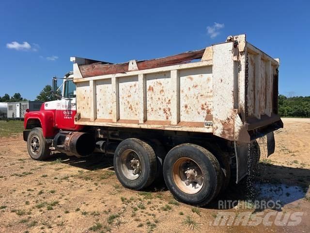 Mack  Autobasculanta