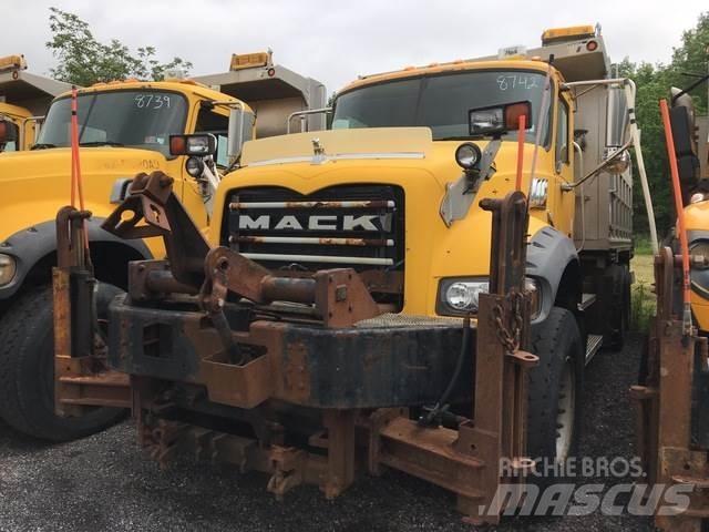 Mack 700 Lame pentru dezapezire si pluguri