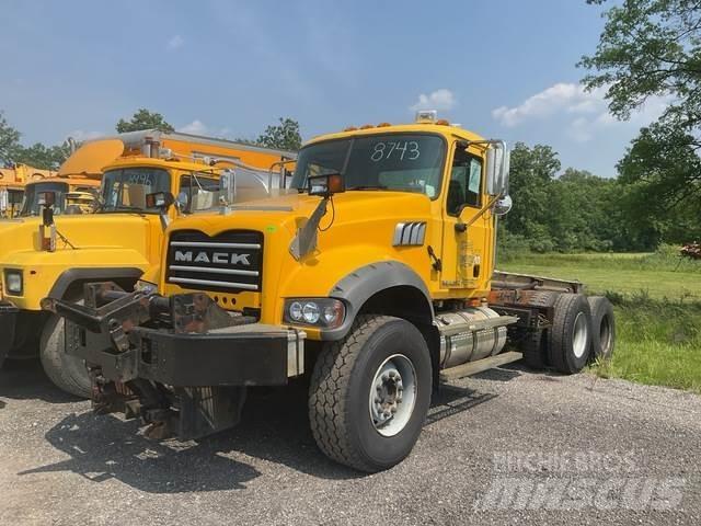 Mack 700 Lame pentru dezapezire si pluguri