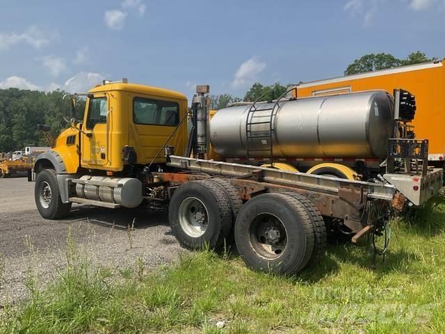 Mack 700 Lame pentru dezapezire si pluguri