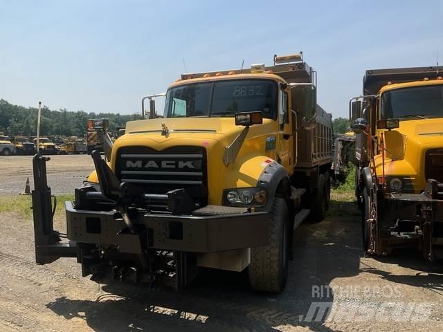 Mack 700 Lame pentru dezapezire si pluguri