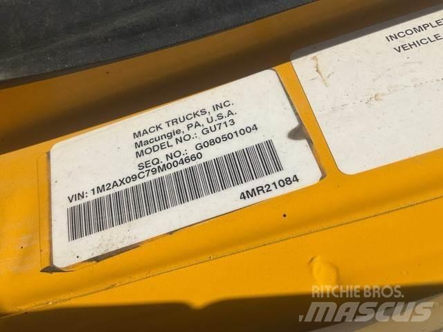 Mack 700 Lame pentru dezapezire si pluguri