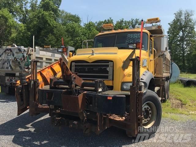Mack 700 Lame pentru dezapezire si pluguri
