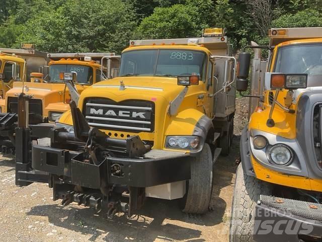 Mack 700 Lame pentru dezapezire si pluguri