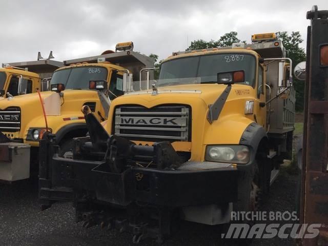 Mack 700 Lame pentru dezapezire si pluguri