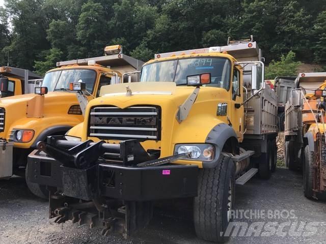Mack 700 Lame pentru dezapezire si pluguri