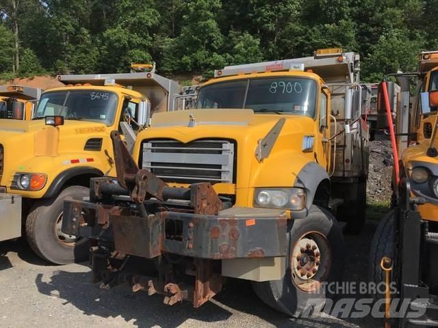 Mack 700 Lame pentru dezapezire si pluguri