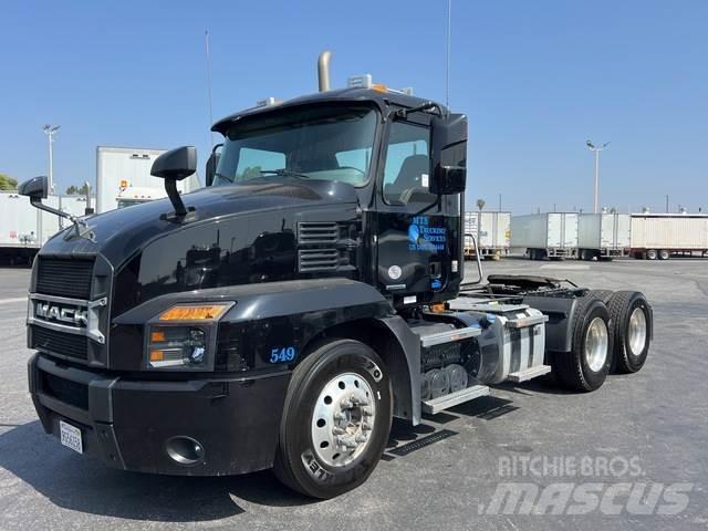 Mack AN64T Autotractoare