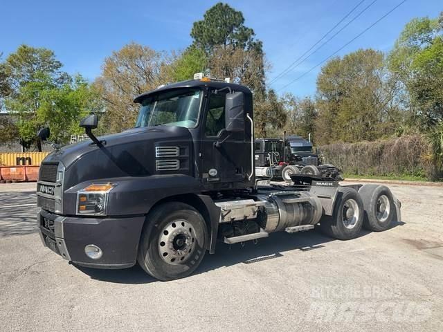 Mack AN64T Autotractoare