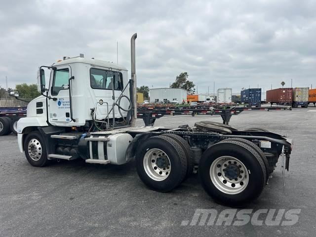 Mack AN64T Autotractoare