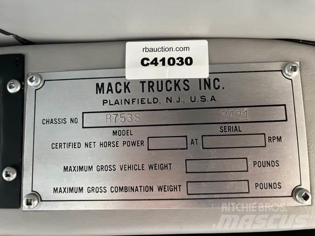 Mack B75 Autotractoare