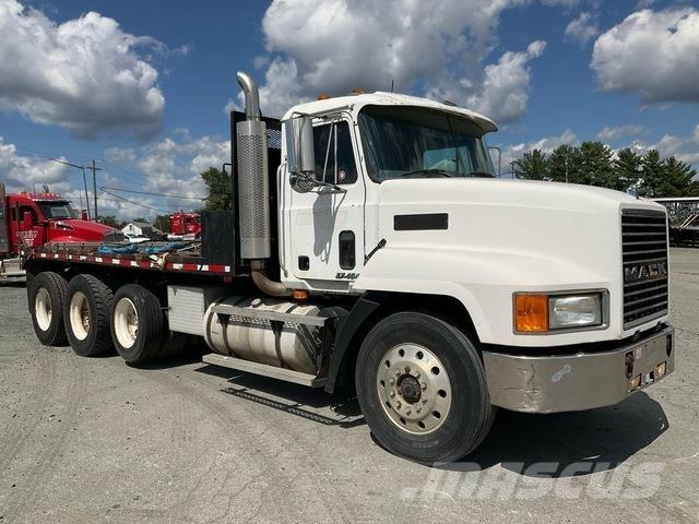 Mack CH 613 Camioane platforma/prelata