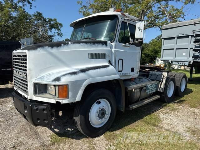 Mack CH600 Autotractoare