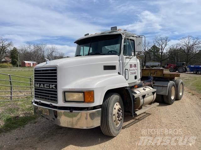 Mack CH613 Autotractoare