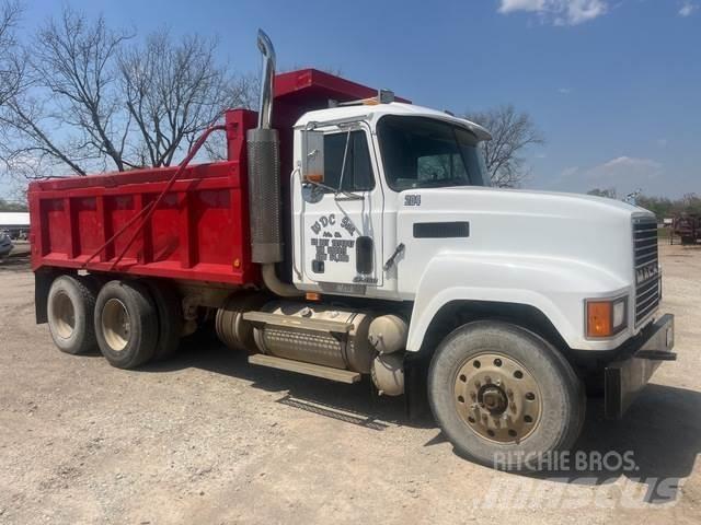 Mack CH613 Autobasculanta