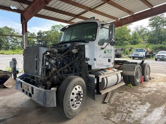 Mack CH613 Autotractoare
