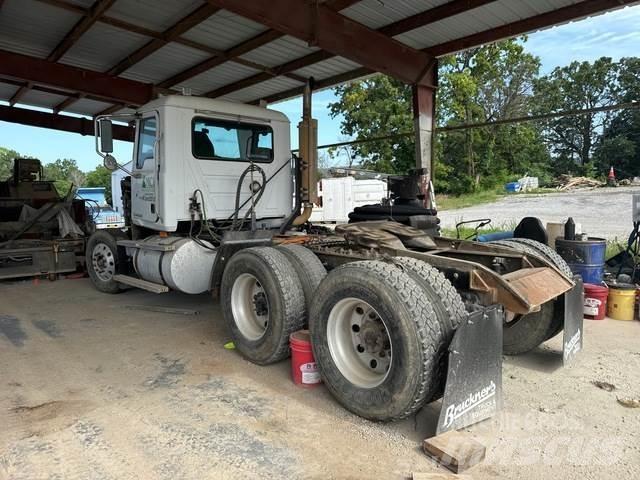 Mack CH613 Autotractoare